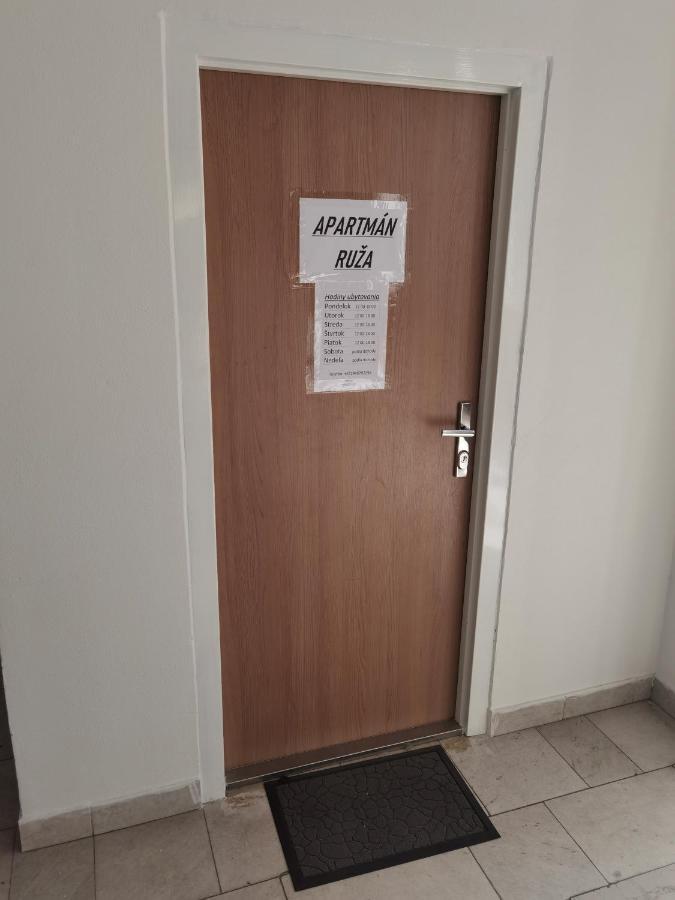 Apartman Ruza รูชอมแบรอค ภายนอก รูปภาพ