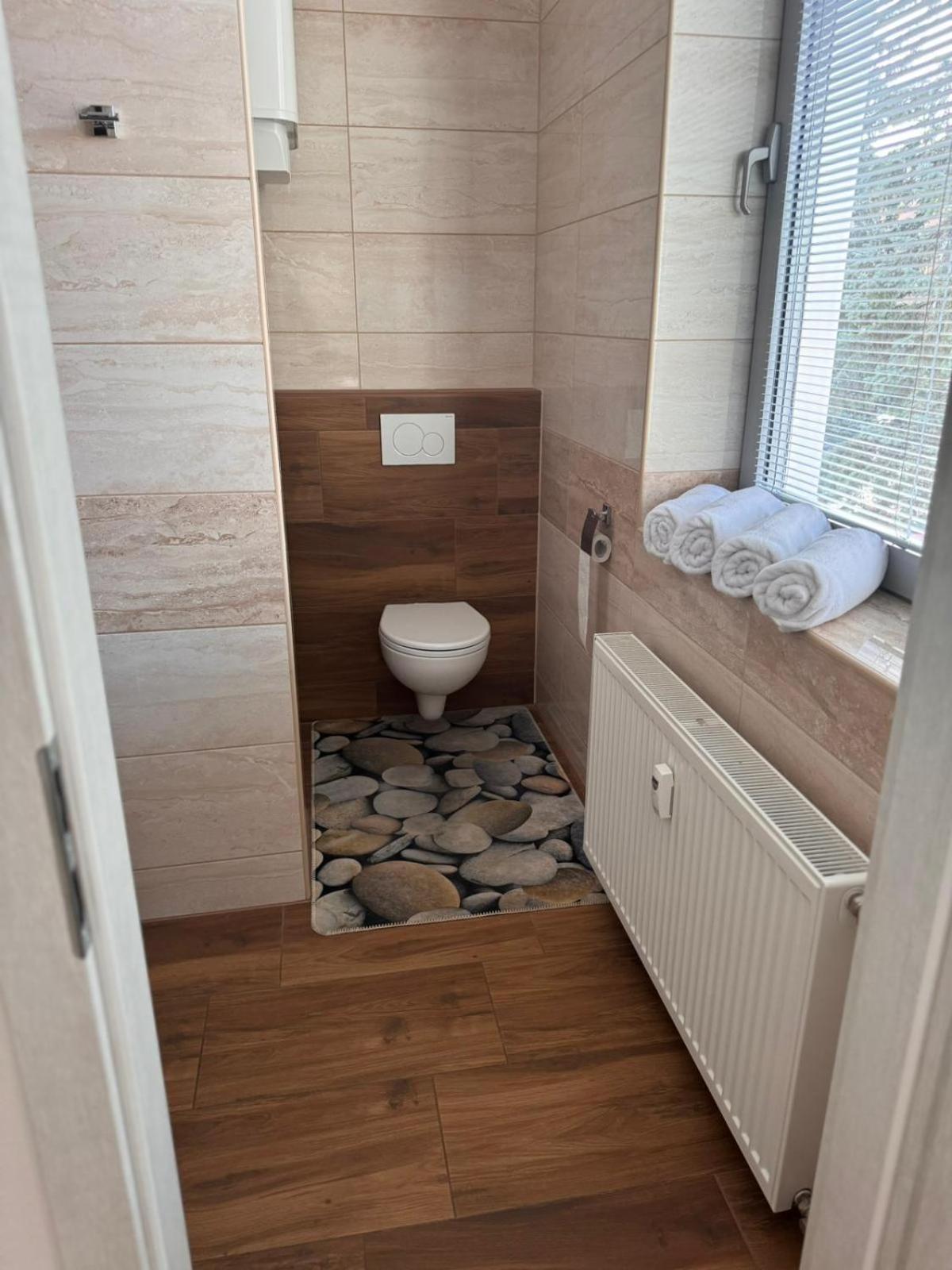 Apartman Ruza รูชอมแบรอค ภายนอก รูปภาพ